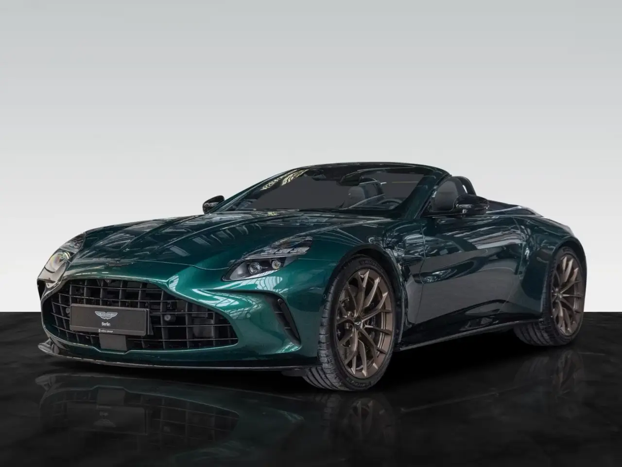 Aston Martin Vantage V8 Spider 2026, interior — Barcelona Luxury Car Rental, Barcelona. The 2026 Aston Martin Vantage V8 Spider pairs a 665 hp V8 with an open cabin, a…