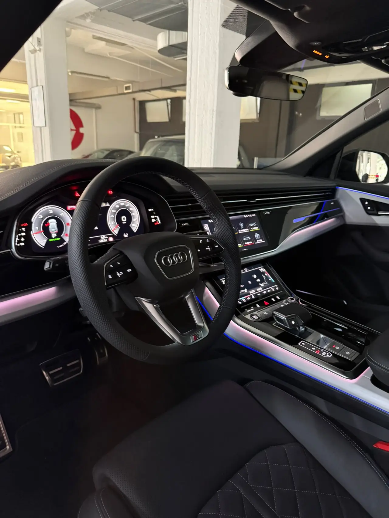 Audi Q8 2025, exterior — Barcelona Luxury Car Rental, Barcelona. The 2025 Audi Q8 sits in the fleet as the quiet, capable choice for clients who want SUV…