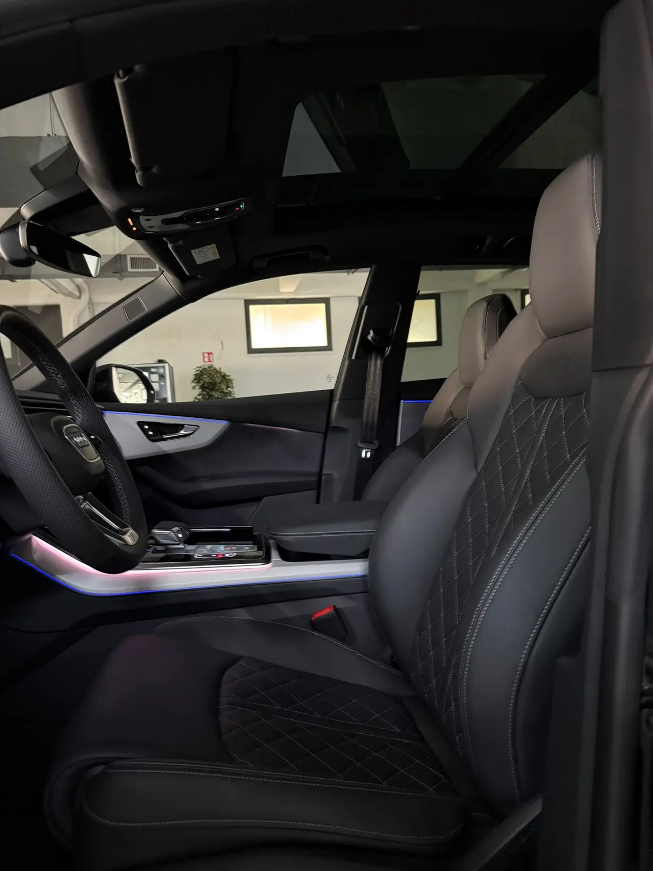 Audi Q8 2025, rear view — Barcelona Luxury Car Rental, Barcelona. The 2025 Audi Q8 sits in the fleet as the quiet, capable choice for clients who want SUV…