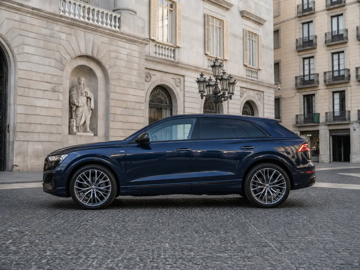 Audi Q8 55 TFSI 2022, exterior — Barcelona Luxury Car Rental, Barcelona. The 2022 Audi Q8 55 TFSI pairs 340 hp with a five-seat cabin built for clients who want…