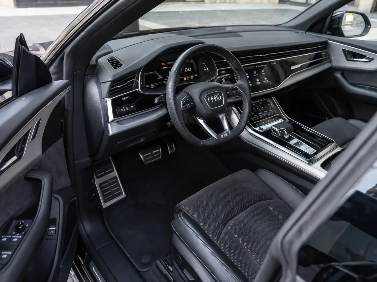 Audi Q8 55 TFSI 2022, interior — Barcelona Luxury Car Rental, Barcelona. The 2022 Audi Q8 55 TFSI pairs 340 hp with a five-seat cabin built for clients who want…