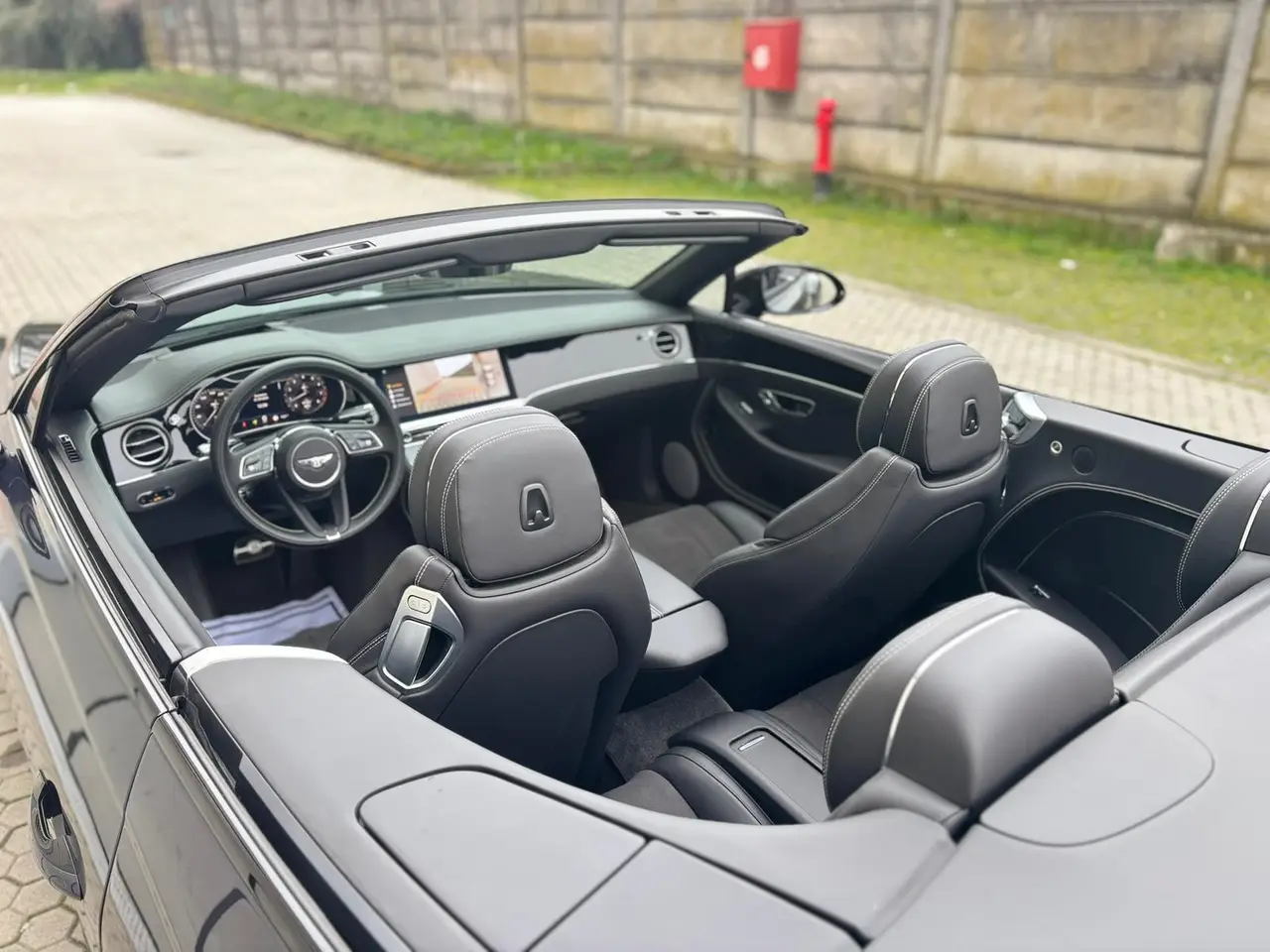 Bentley Continental GTC S V8 2025, side profile — Barcelona Luxury Car Rental, Barcelona. The Bentley Continental GTC S V8 is built for covering distance without ever feeling like…
