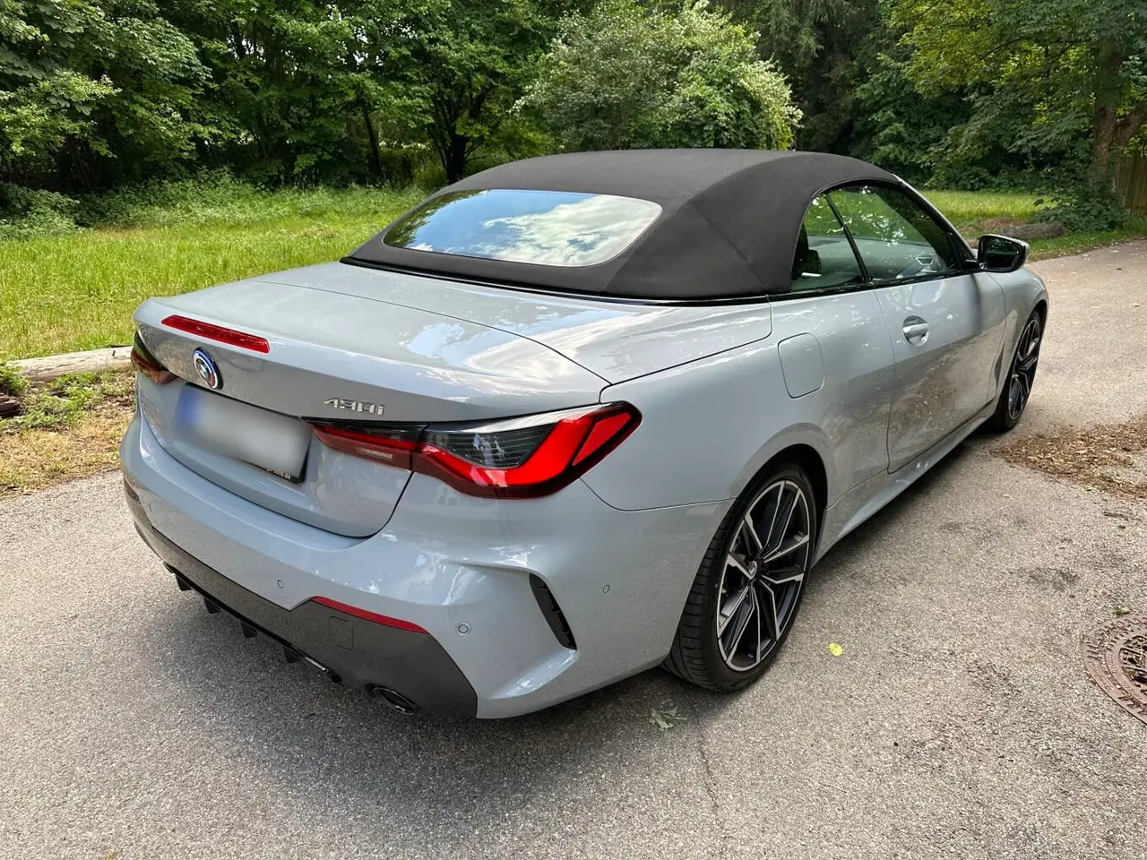 BMW 430i Cabrio 2023, front view — Barcelona Luxury Car Rental, Barcelona. The 2023 BMW 430i Cabrio pairs a 245 hp turbocharged engine with the composure BMW's 4…