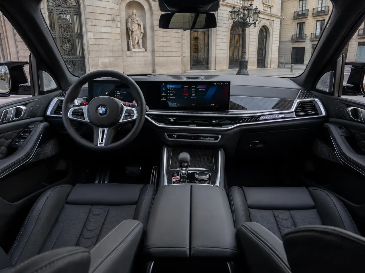 BMW X5 4.0i M 2025, interior — Barcelona Luxury Car Rental, Barcelona. The 2025 BMW X5 4.0i M pairs a 381 hp drivetrain with the composure BMW's M-tuned SUVs…