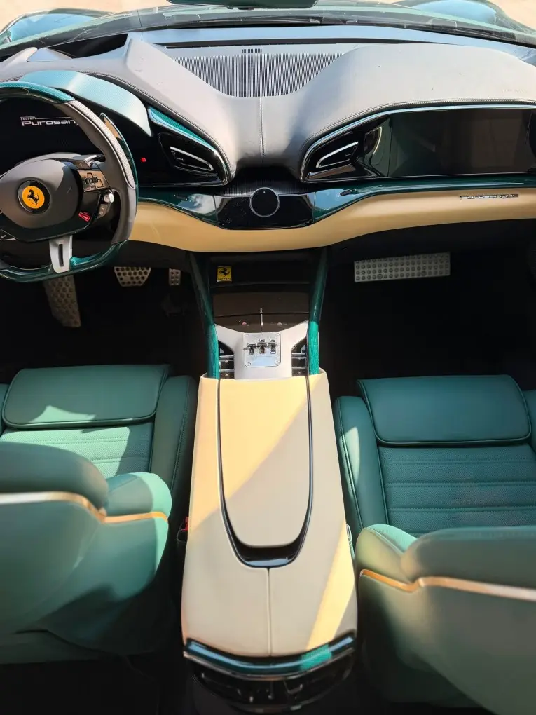 Ferrari Purosangue Atelier 2025, внешний вид — Barcelona Luxury Car Rental, Барселона. Ferrari Purosangue Atelier занимает особое место в модельном ряду марки: это первый…