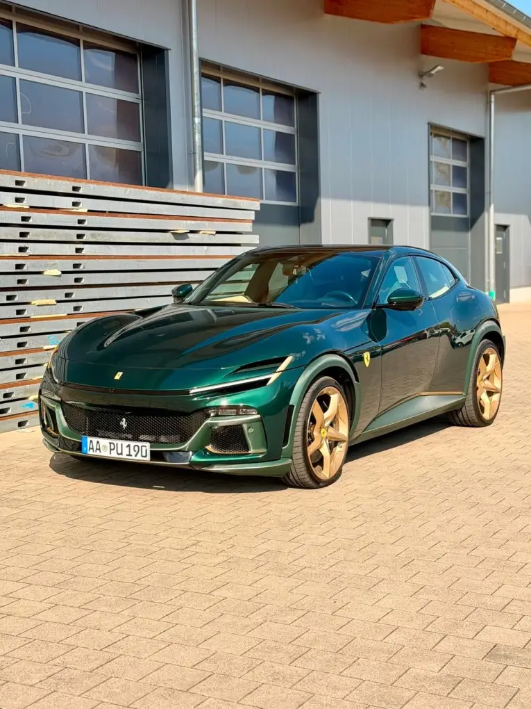 Ferrari Purosangue Atelier 2025, салон — Barcelona Luxury Car Rental, Барселона. Ferrari Purosangue Atelier занимает особое место в модельном ряду марки: это первый…