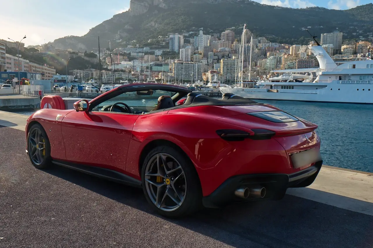 Ferrari Roma Spider 2024, front view — Barcelona Luxury Car Rental, Barcelona. The 2024 Ferrari Roma Spider pairs 620 hp with a folding soft top, giving it a dual…