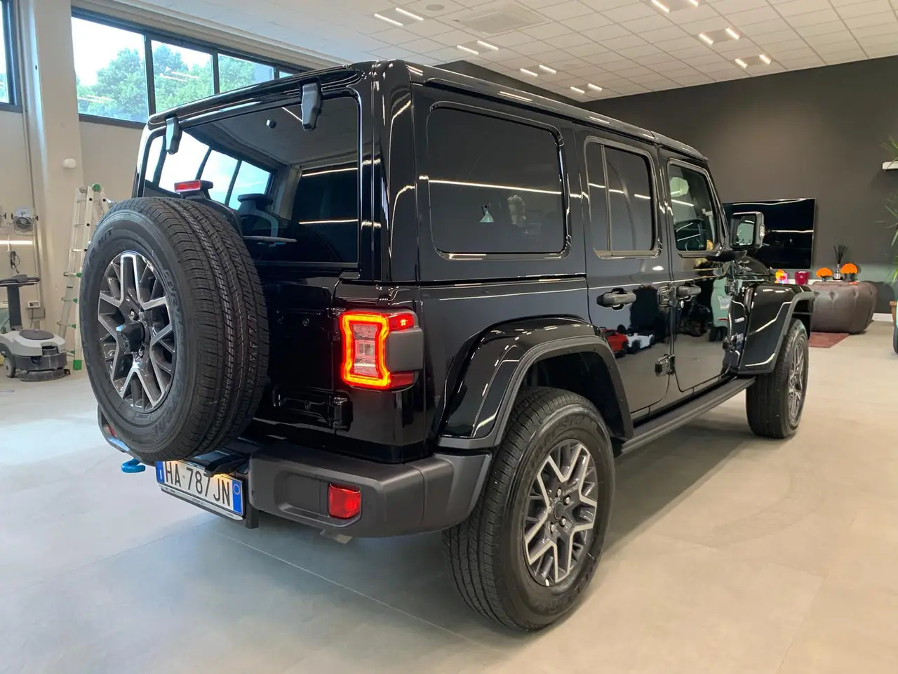 Jeep Wrangler 2025, interior — Barcelona Luxury Car Rental, Barcelona. The 2025 Jeep Wrangler brings a different character to the fleet than the…
