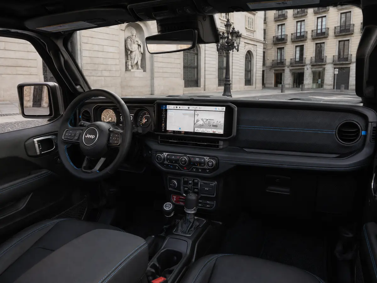 Jeep Wrangler 2025, interior — Barcelona Luxury Car Rental, Barcelona. The 2025 Jeep Wrangler brings a different character to the fleet than the…