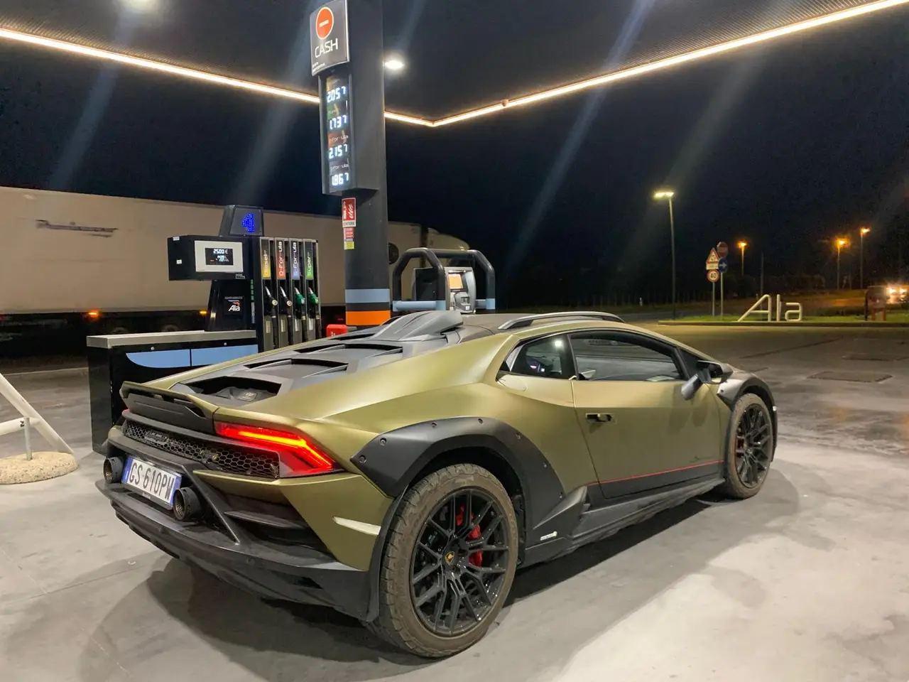 Lamborghini Huracan Sterrato 2024, front view — Barcelona Luxury Car Rental, Barcelona. The Lamborghini Huracán Sterrato sits apart from the rest of Lamborghini's lineup: raised…