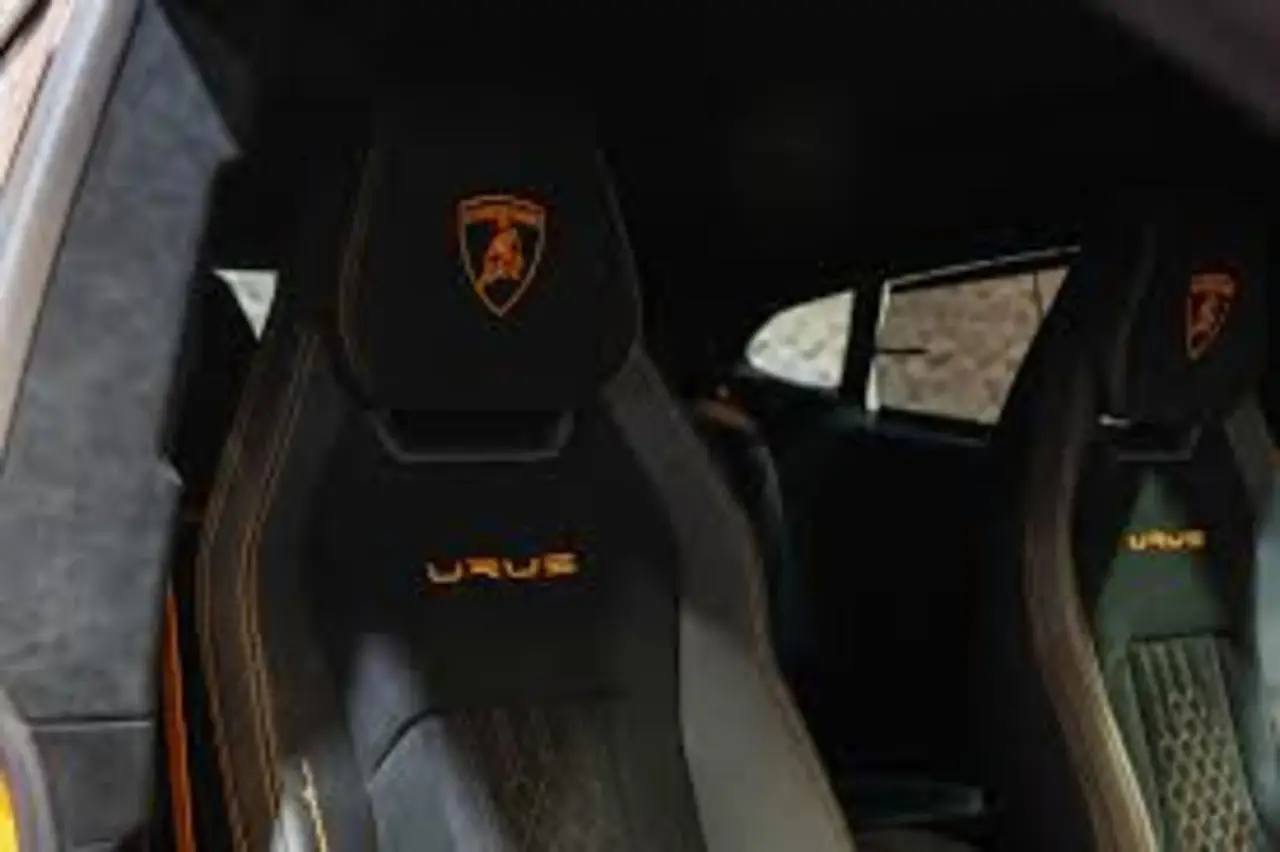 Lamborghini Urus S 2024, rear view — Barcelona Luxury Car Rental, Barcelona. The Lamborghini Urus S carries its 666 hp with an ease that few SUVs can match, pairing…