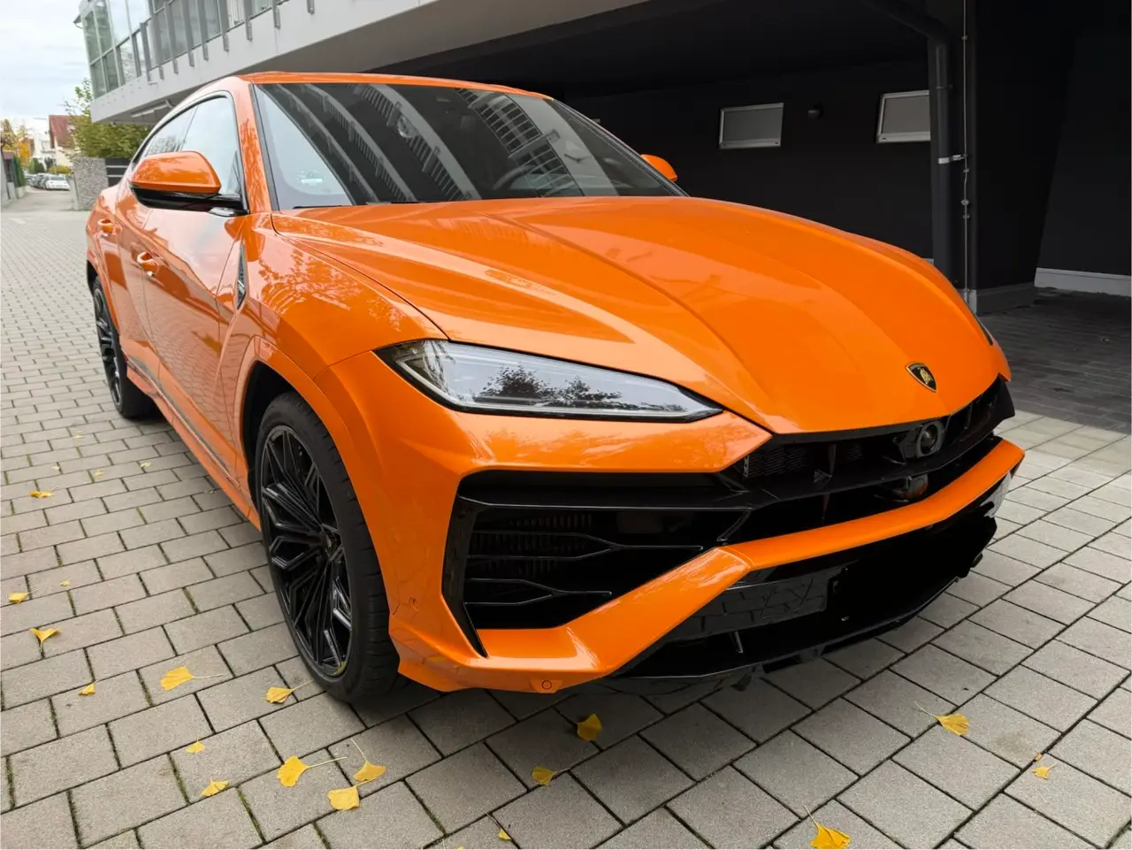 Lamborghini URUS SE 2025, front view — Barcelona Luxury Car Rental, Barcelona. The 2025 Lamborghini Urus SE is the sharpened update to Lamborghini's SUV, built for…