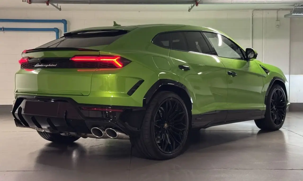 Lamborghini Urus SE 2026, front view — Barcelona Luxury Car Rental, Barcelona. The 2026 Lamborghini Urus SE sits in the fleet as the choice for clients who want…
