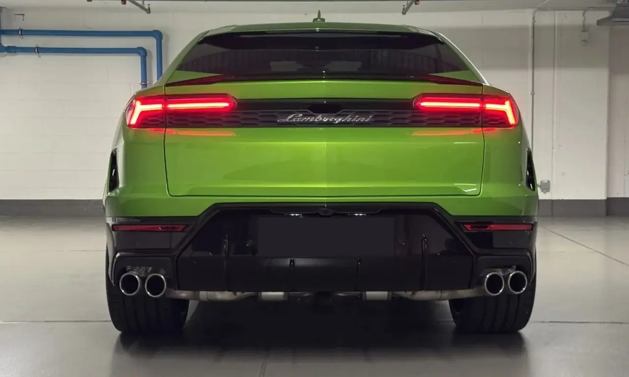 Lamborghini Urus SE 2026, rear view — Barcelona Luxury Car Rental, Barcelona. The 2026 Lamborghini Urus SE sits in the fleet as the choice for clients who want…