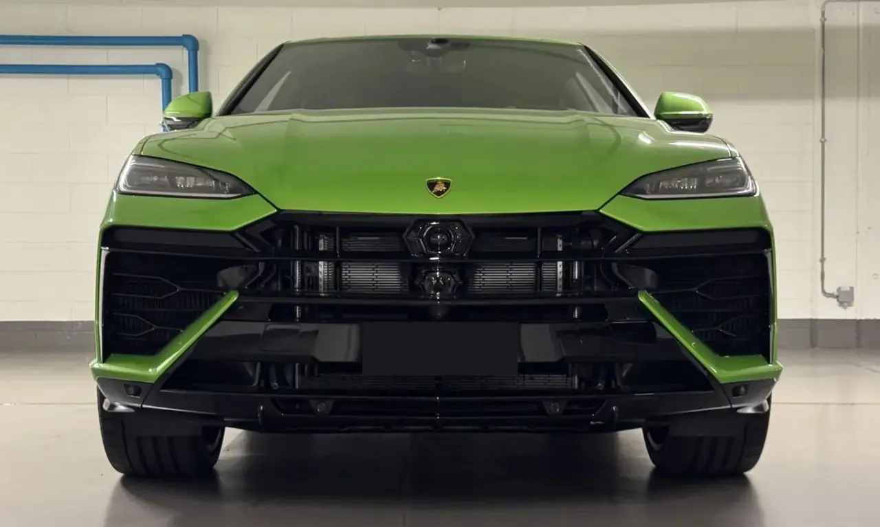 Lamborghini Urus SE 2026, interior — Barcelona Luxury Car Rental, Barcelona. The 2026 Lamborghini Urus SE sits in the fleet as the choice for clients who want…