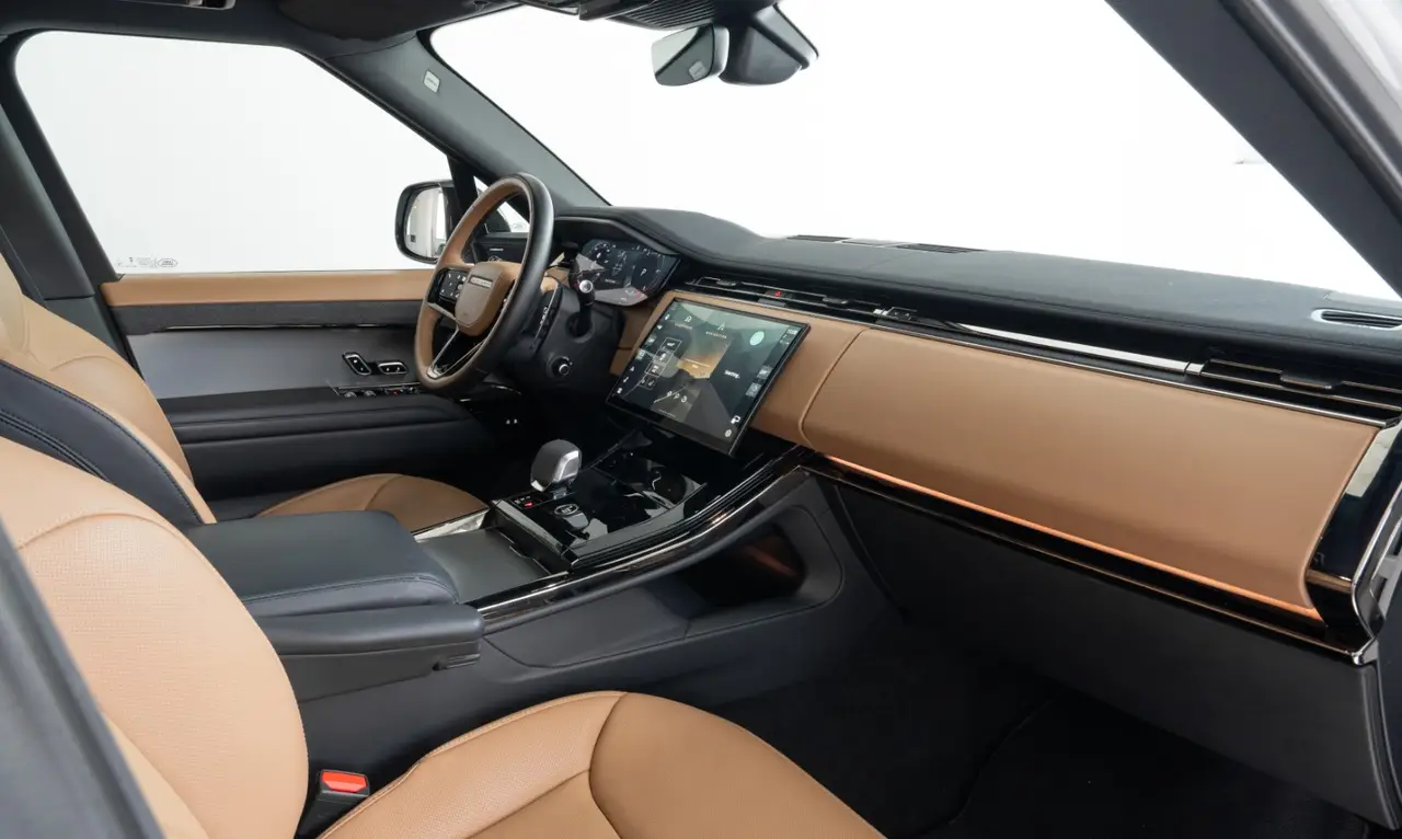 Land Rover Range Rover Sport 2025, exterior — Barcelona Luxury Car Rental, Barcelona. The 2025 Range Rover Sport pairs a 400 hp drivetrain with the kind of composed, unhurried…