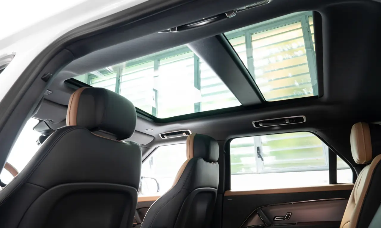 Land Rover Range Rover Sport 2025, exterior — Barcelona Luxury Car Rental, Barcelona. The 2025 Range Rover Sport pairs a 400 hp drivetrain with the kind of composed, unhurried…
