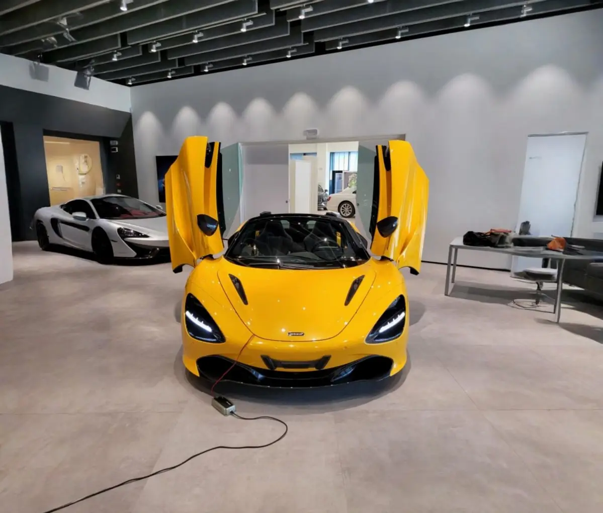 McLaren 720S Spider 2022, exterior — Barcelona Luxury Car Rental, Barcelona. The McLaren 720S Spider pairs a 720 hp twin-turbo V8 with a two-seat carbon cockpit built…
