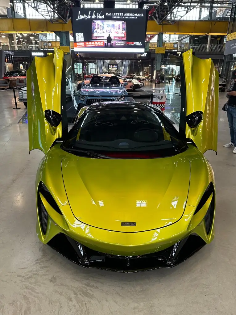 McLaren Artura Spider 2024, rear view — Barcelona Luxury Car Rental, Barcelona. The McLaren Artura Spider pairs a hybrid V6 with 671 hp in a chassis built for precision…