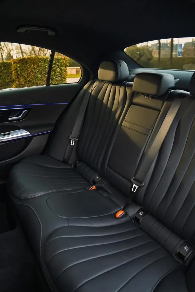 Mercedes Benz E-klasse 220d Premium Plus 2026, interior — Barcelona Luxury Car Rental, Barcelona. The 2026 Mercedes-Benz E-Klasse 220d Premium Plus is built for composure rather than…
