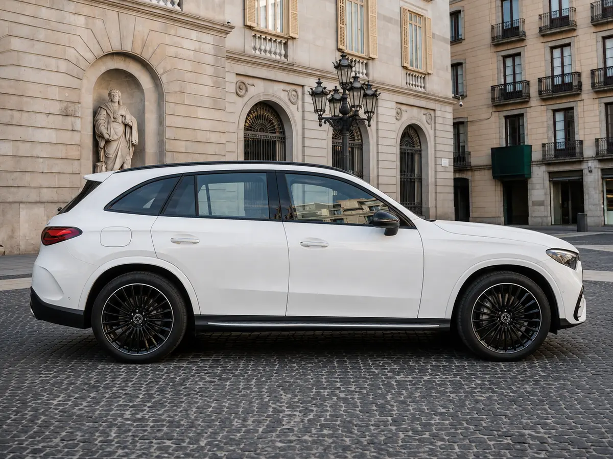 Mercedes Benz GLC 2025, front view — Barcelona Luxury Car Rental, Barcelona. The 2025 Mercedes Benz GLC sits in the fleet as the practical mid-size SUV: 258 hp, five…