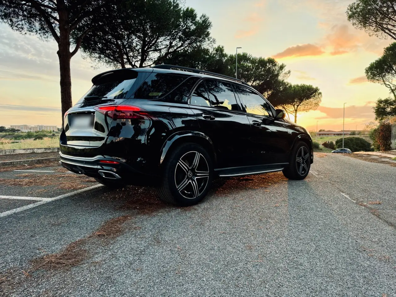 Mercedes Benz GLE 450 AMG 2024, vue avant — Barcelona Luxury Car Rental, Barcelona. Le Mercedes-Benz GLE 450 AMG 2024 impose une présence calme plutôt qu'une démonstration…