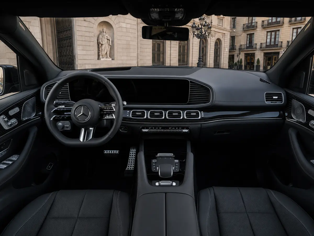 Mercedes Benz GLS-klasse 350 D Exclusive 7 Posti 2025, салон — Barcelona Luxury Car Rental, Барселона. Mercedes Benz GLS-klasse 350 D Exclusive 7 Posti 2025 года — семиместный люксовый…