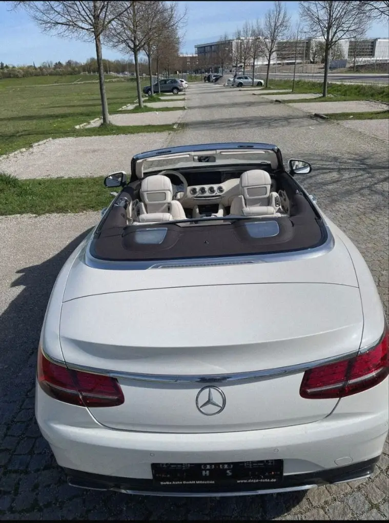 Mercedes Benz S560 Cabrio 2021, front view — Barcelona Luxury Car Rental, Barcelona. The 2021 Mercedes Benz S560 Cabrio brings the composure of Mercedes' flagship saloon to…
