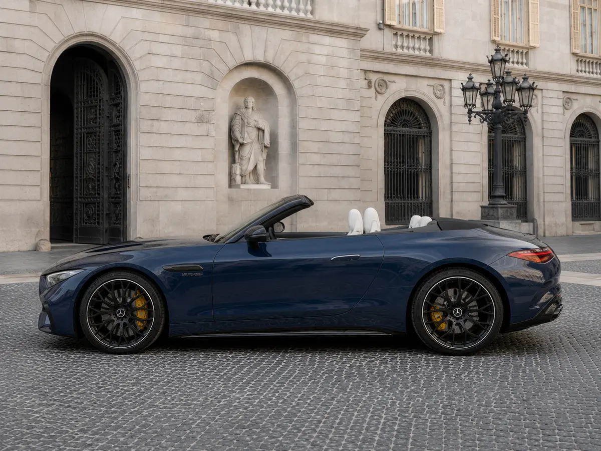 Mercedes Benz SL 63 AMG 2025, exterior — Barcelona Luxury Car Rental, Barcelona. The 2025 Mercedes Benz SL 63 AMG carries 585 hp through a chassis tuned for confident,…