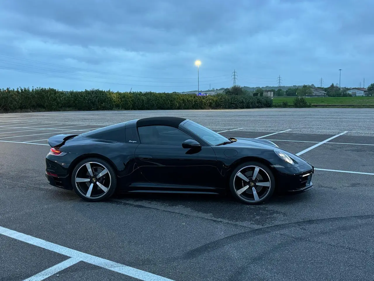 Porsche 911 Targa 2025, exterior — Barcelona Luxury Car Rental, Barcelona. The 2025 Porsche 911 Targa carries its 541 hp with the kind of composure that rewards a…