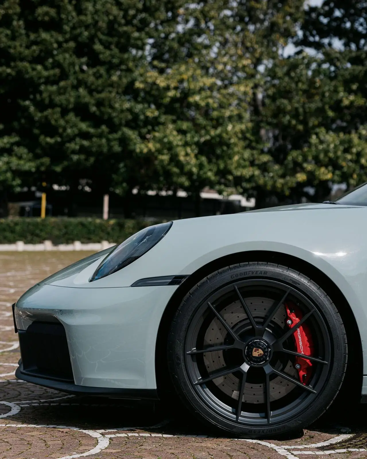 Porsche Carrera Spyder 992,2 GTS 2025, dashboard — Barcelona Luxury Car Rental, Barcelona. The Porsche Carrera Spyder 992.2 GTS pairs a 541 hp flat-six with a chassis tuned for…