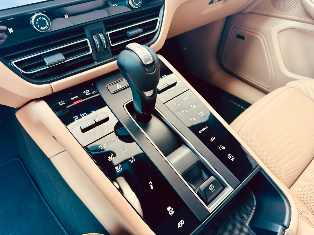 Porsche Macan 2024, interior — Barcelona Luxury Car Rental, Barcelona. The 2024 Porsche Macan brings a sensible kind of confidence to daily driving: 265 hp…