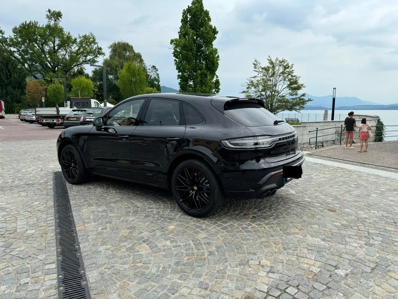 Porsche Macan GTS 2024, front view — Barcelona Luxury Car Rental, Barcelona. The Porsche Macan GTS pairs 440 hp with the practicality of five seats, giving it a…