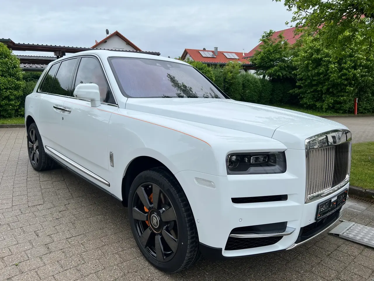 Rolls-Royce Cullinan 2022, interior — Barcelona Luxury Car Rental, Barcelona. The 2022 Rolls-Royce Cullinan sits apart from the rest of a luxury SUV segment by…