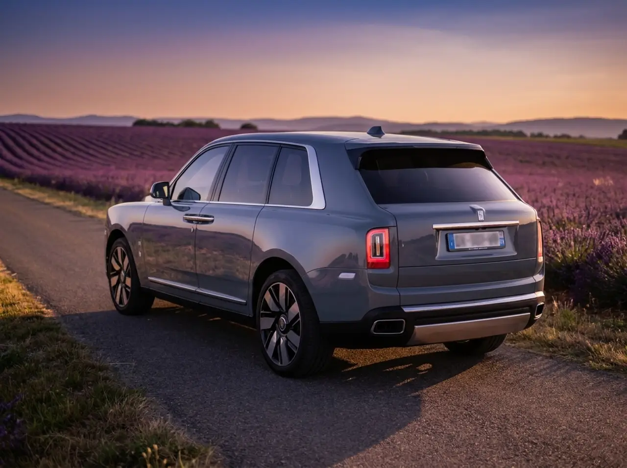Rolls-Royce Cullinan 2025, вид спереди — Barcelona Luxury Car Rental, Барселона. Тишина и мощь на серпантинах Коста-Бравы