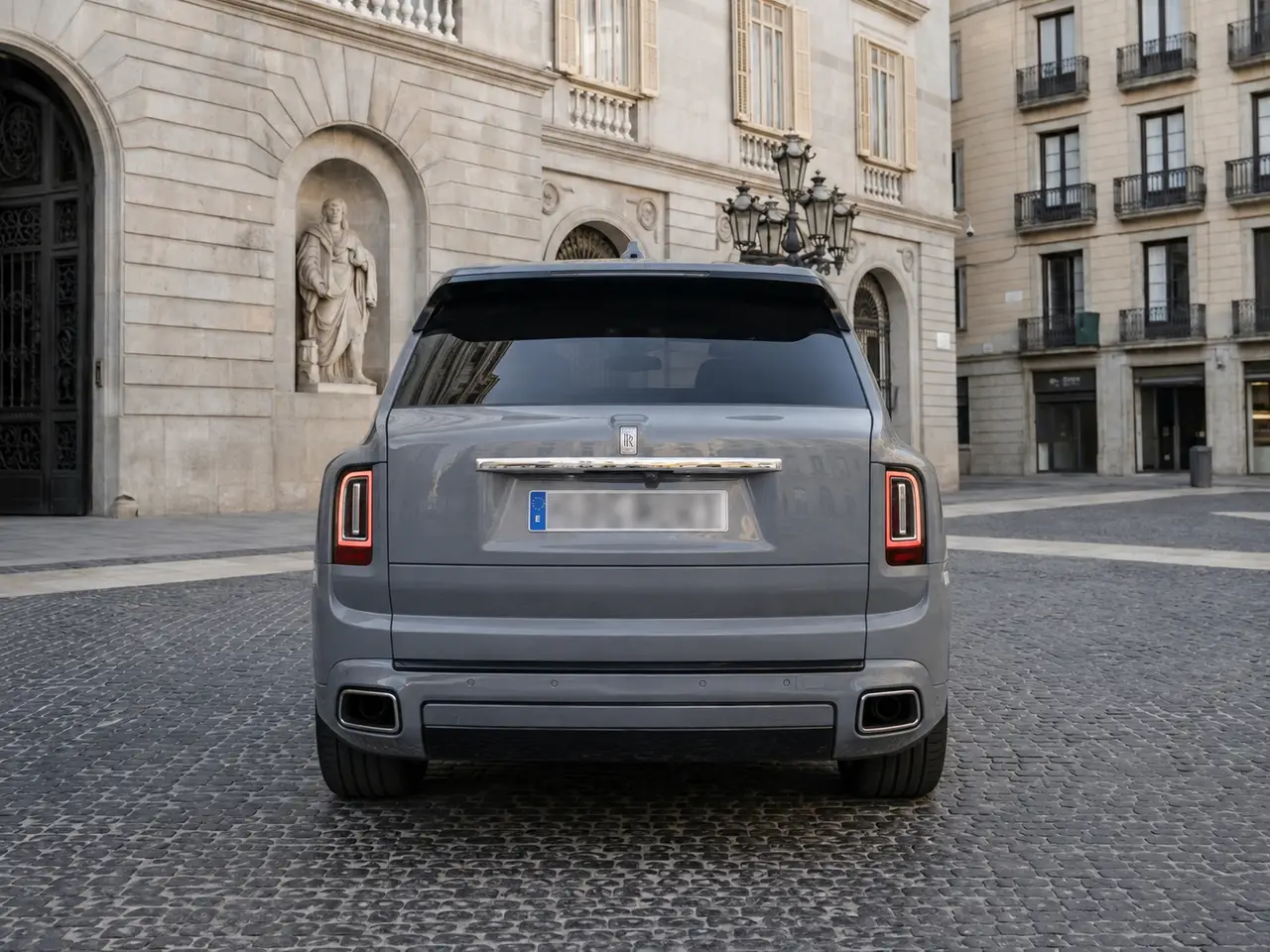 Rolls-Royce Cullinan 2025, rear view — Barcelona Luxury Car Rental, Barcelona. The 2025 Rolls-Royce Cullinan 2025 is the most commanding luxury SUV available for rental…