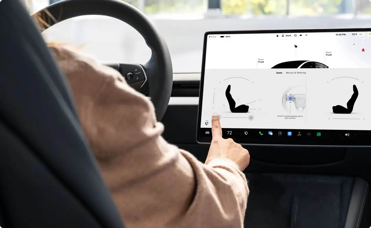 Tesla Model 3 Performance 2026, rear view — Barcelona Luxury Car Rental, Barcelona. The 2026 Tesla Model 3 Performance pairs 510 hp with instant electric response,…