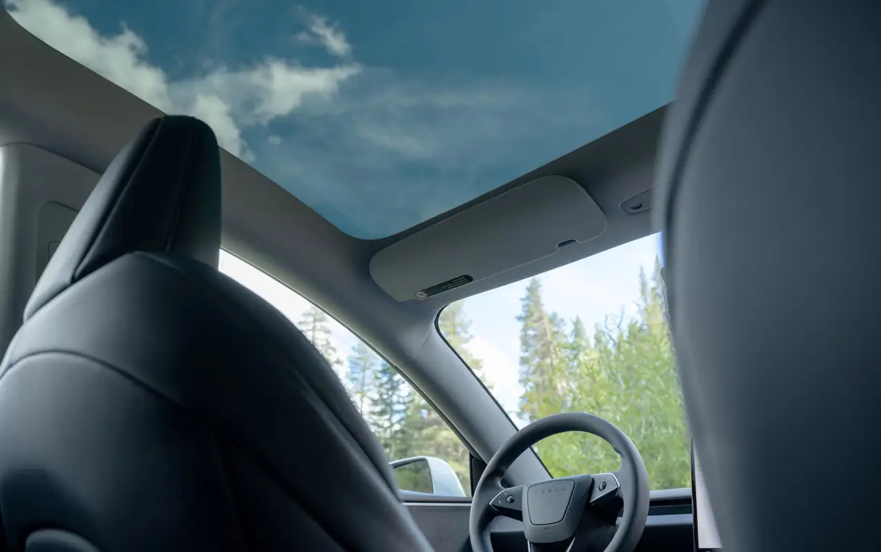 Tesla Model 3 Performance 2026, interior — Barcelona Luxury Car Rental, Barcelona. The 2026 Tesla Model 3 Performance pairs 510 hp with instant electric response,…