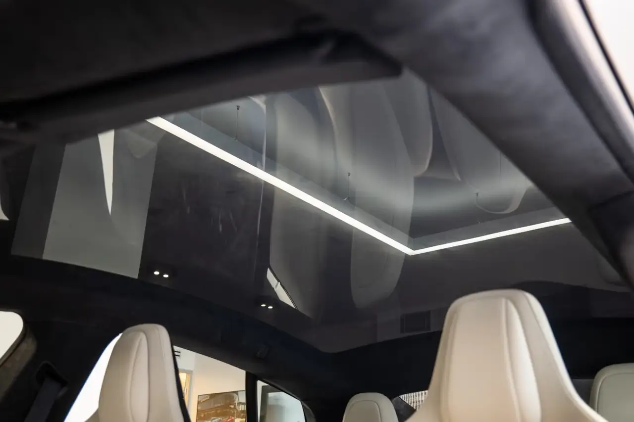 Tesla Model S Plaid 2025, exterior — Barcelona Luxury Car Rental, Barcelona. The 2025 Tesla Model S Plaid delivers 1020 hp through a tri-motor electric setup,…